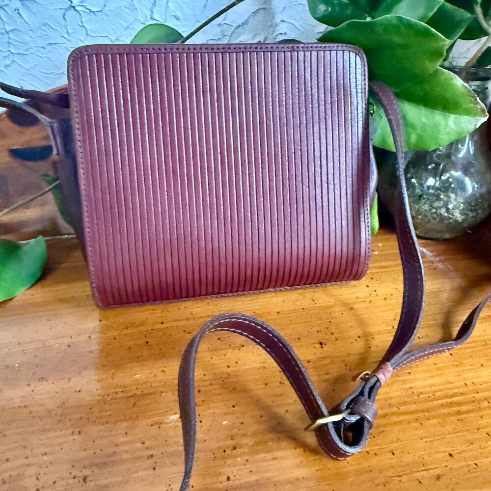Vintage Unisa Burgundy Leather Crossbody Bag | 90s Minimalist Shoulder Purse